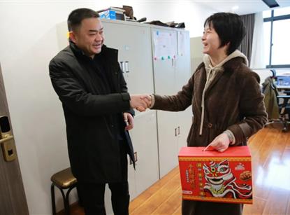 春节慰问送温暖，岁寒情深暖人心——谈球吧集团组织开展2022年春节慰问系列活动