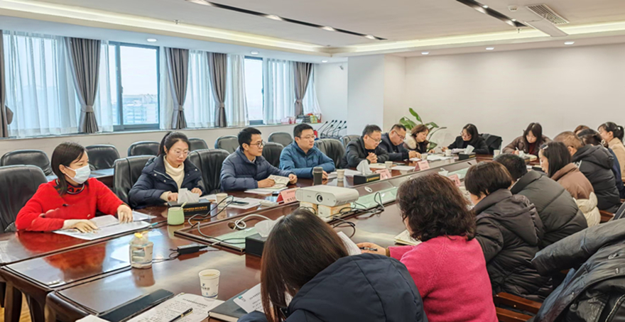 谈球吧集团召开委派财务经理2024年度述职会